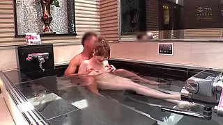 08659,The best play of a rich beauty