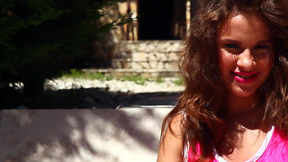 Outdoor masturbation with brunette Emma Brown