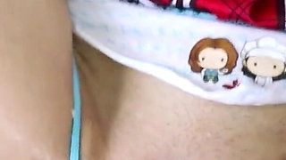 Virgin Teen Pussy Gets Penetrated!