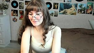 Amateur Webcam Teen Flashes Masturbates