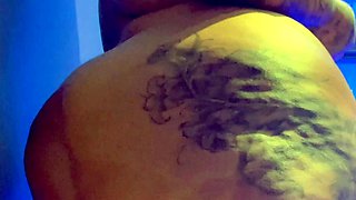 amateur raintree03 flashing ass on live webcam