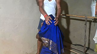 Desi Indian Village bhabhi Big boobs pressing and holding the Pusssy