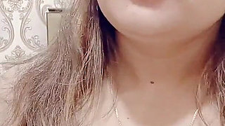 Hot Chubby Lady Boss Apne Employee Se Office Ke Rest Room Me Din Me Chudi